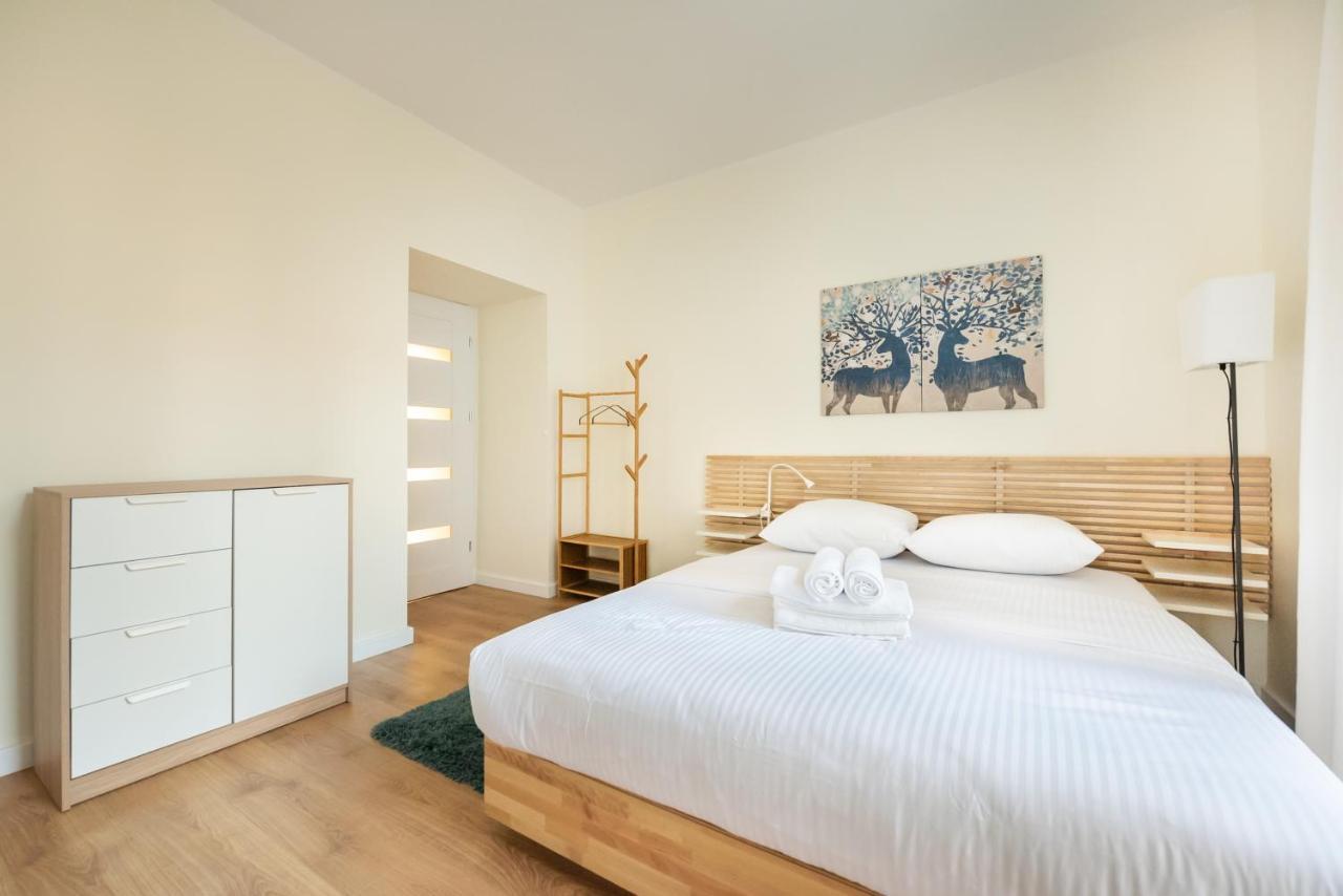 Ochota Sunny Apartment Warschau Exterior foto