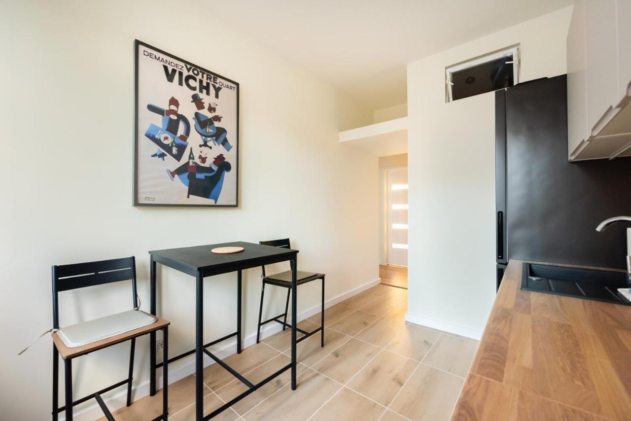 Ochota Sunny Apartment Warschau Exterior foto