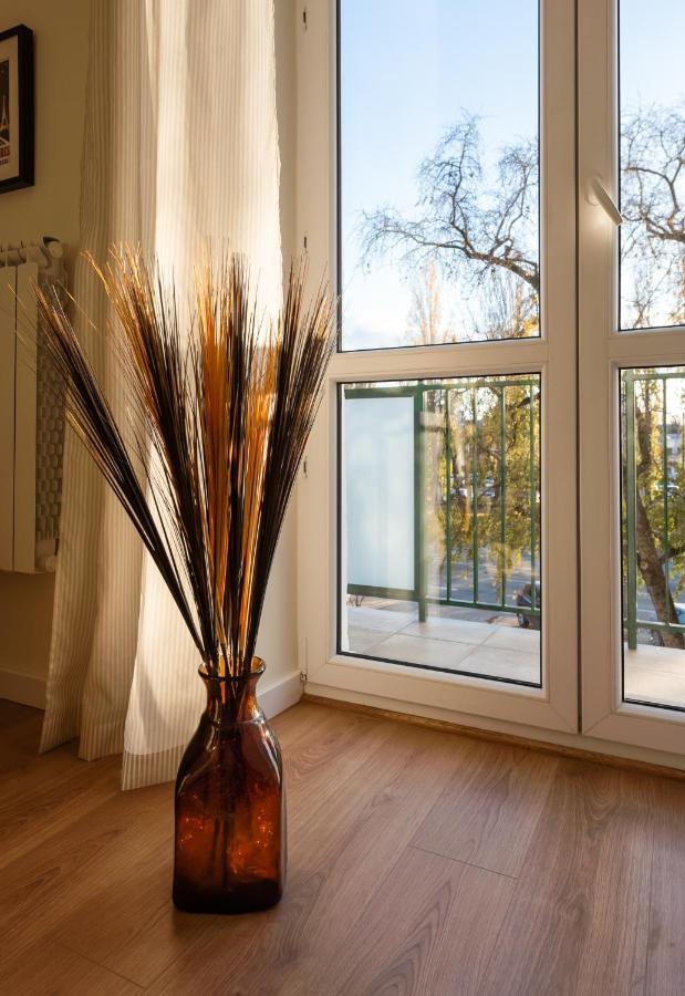 Ochota Sunny Apartment Warschau Exterior foto