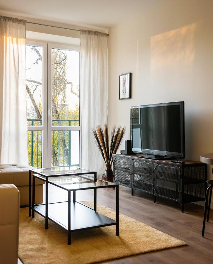 Ochota Sunny Apartment Warschau Exterior foto