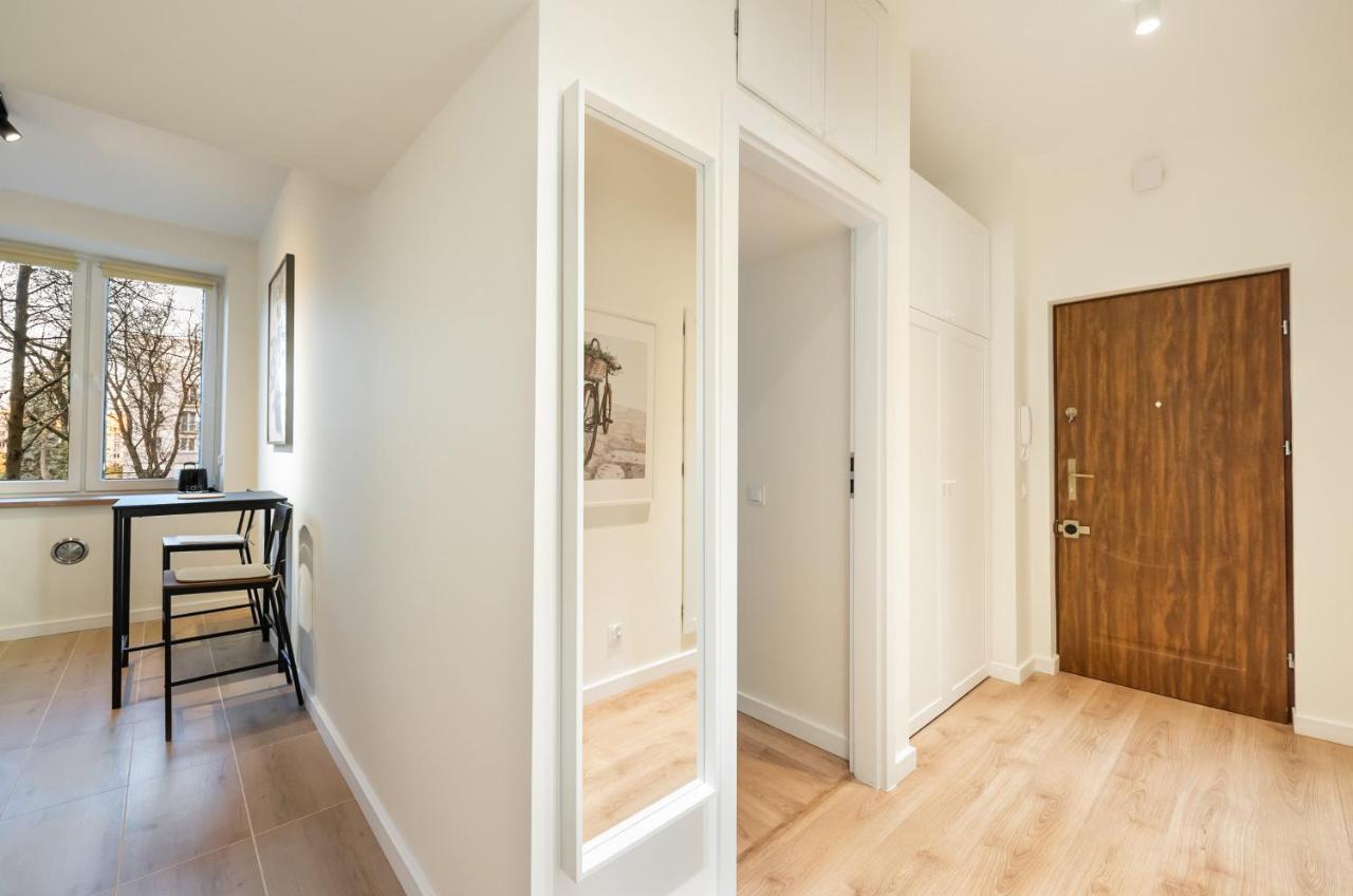 Ochota Sunny Apartment Warschau Exterior foto